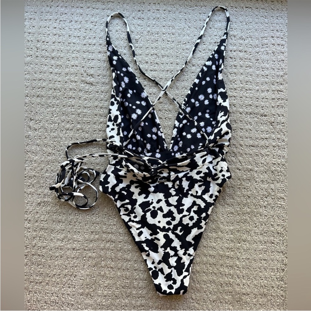 Maaji Safari Black & White Reversible One-Piece, NWT - Picture 4 of 7